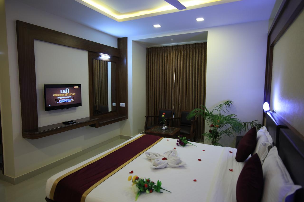 Kr Residency Hotel Kānādukāttān Zewnętrze zdjęcie