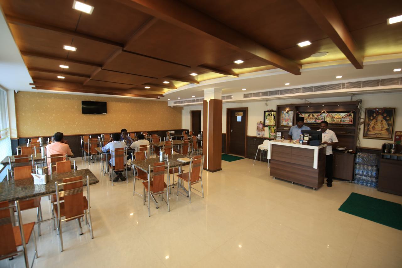 Kr Residency Hotel Kānādukāttān Zewnętrze zdjęcie